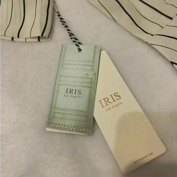 Iris Los Angeles Women's White Black Stripe Plunge Deep V Neck Cropped Top L NWT - Picture 10 of 14